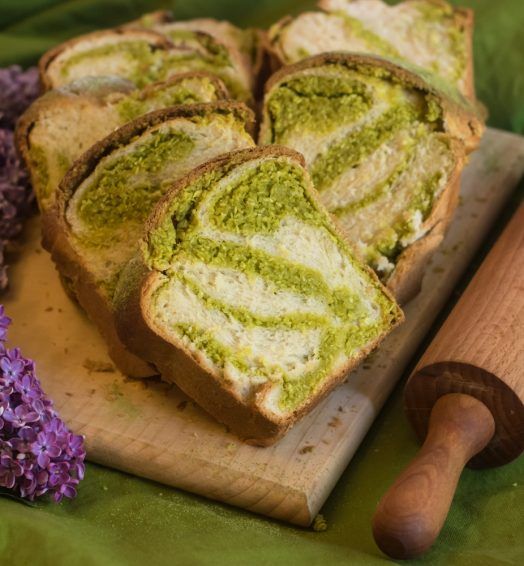 Cozonac cu Matcha și Cocos